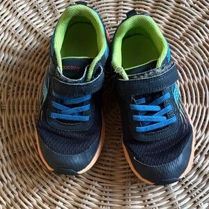 Saucony Kids Black and Blue Sneakers with Green Accents